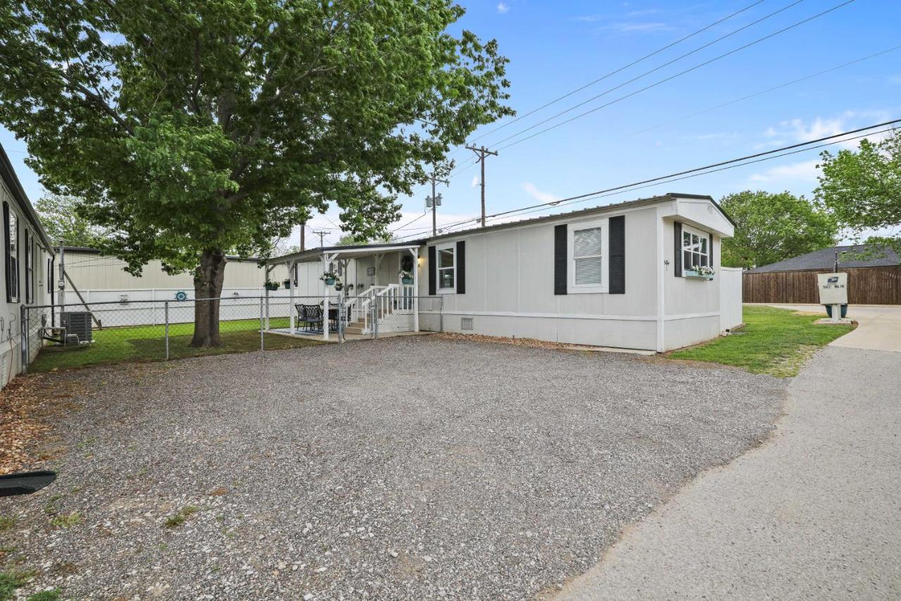 Pet-Friendly Lake Dallas Home Near Lewisville Lake Екстериор снимка